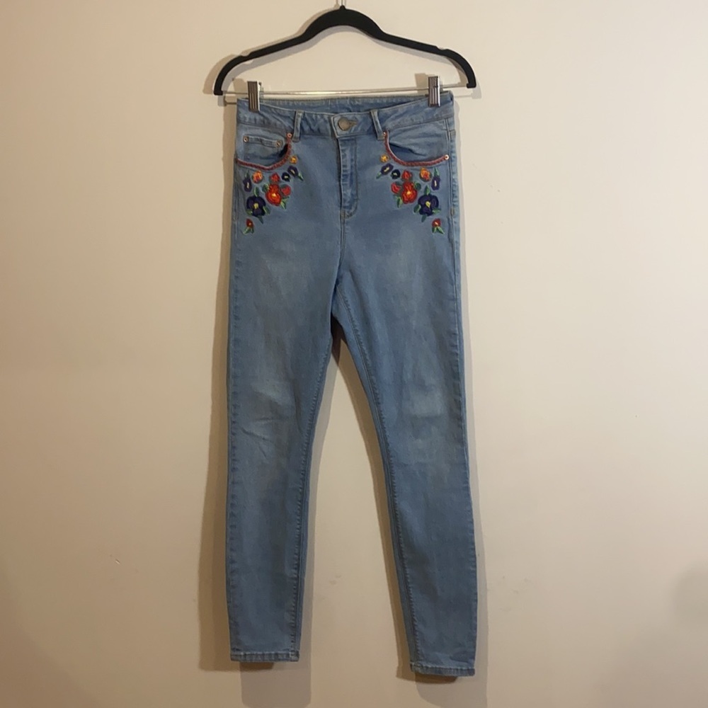 Floral Embroidered Stretchy Skinny Jean - Picture 6 of 6